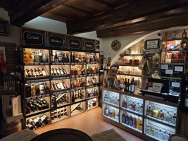 Vinotéka CORK návrh a vybavení od JPL